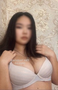 Әйелдер юбкасының астындағы жасырын камера Дөрекі ұру порно